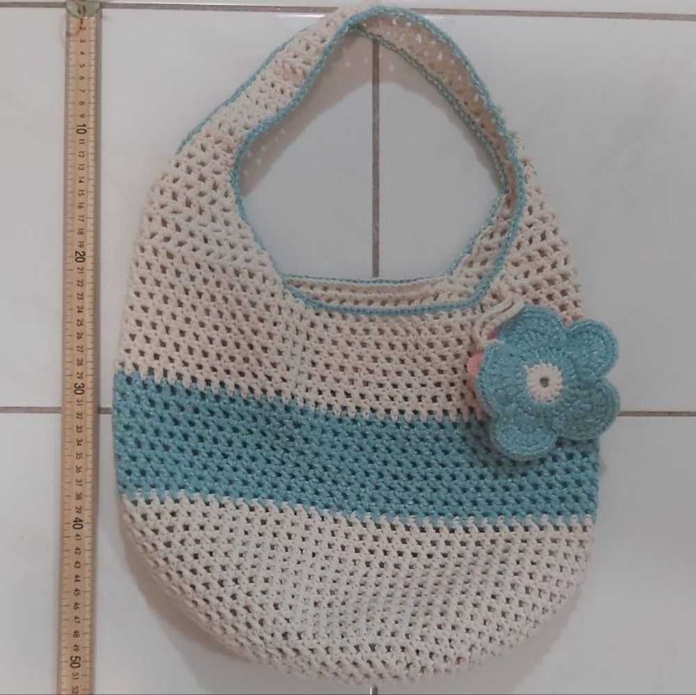 Small crocheted purse